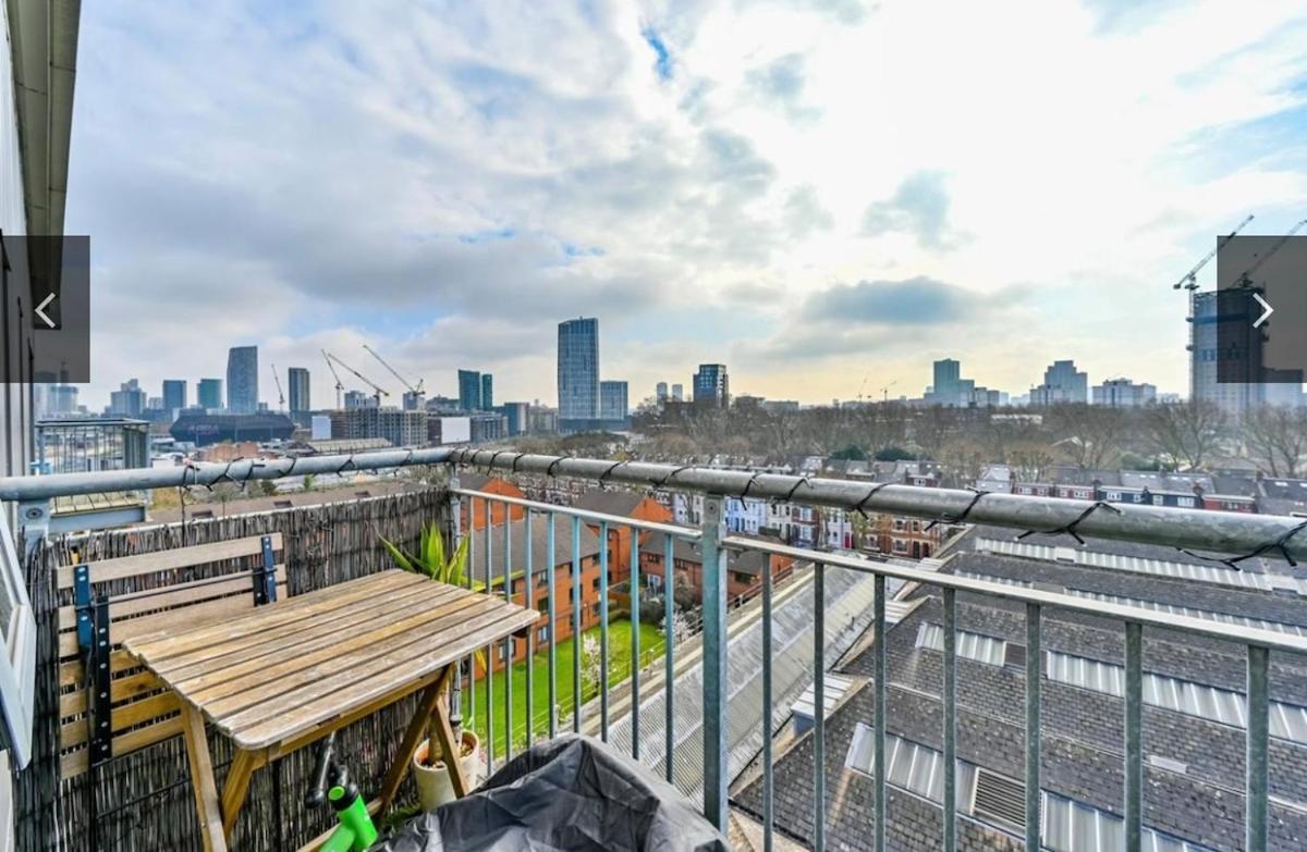 Appartamento Sunset Heights Bright 2br With Views And Free Parking Londra